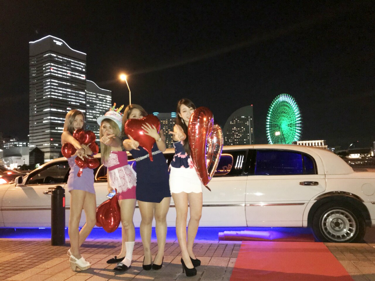 誕生日 記念日のリムジンパーティー レッドカーペットで演出したい リムジンパーティーなら東京横浜ララリムジン 女子会や誕生日が格安